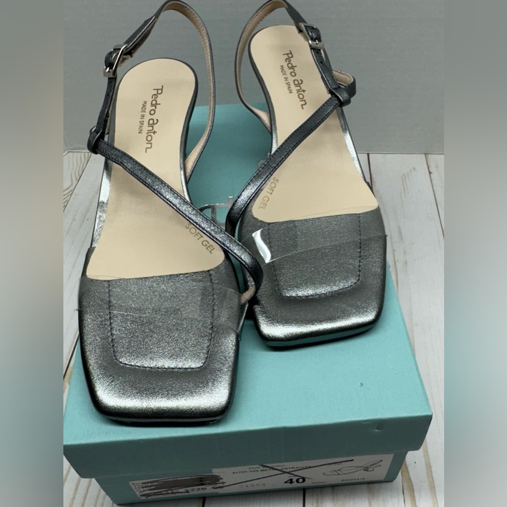 *NIB* Pedro Anton 51701 V23 Metallic Silver Open Toe Kitten Heel Sandal Size 40